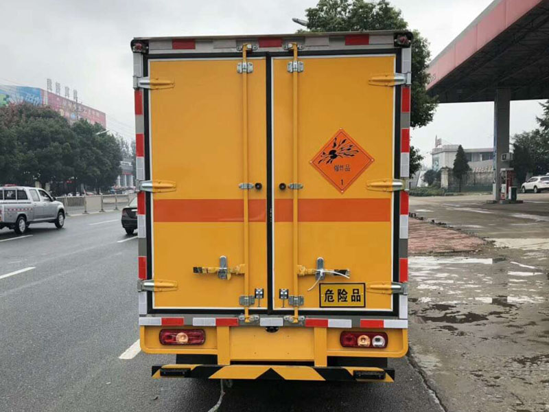躍進3米3（藍牌）爆破器材車