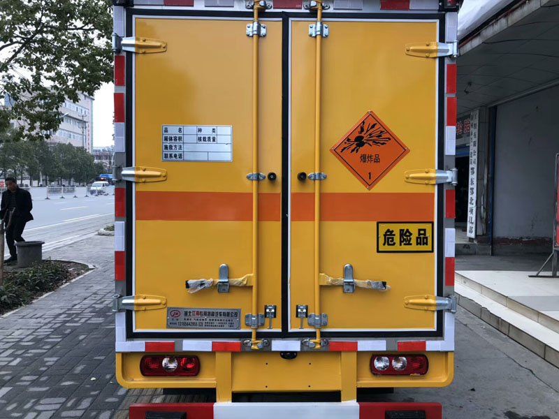 躍進3米3（藍牌）爆破器材車