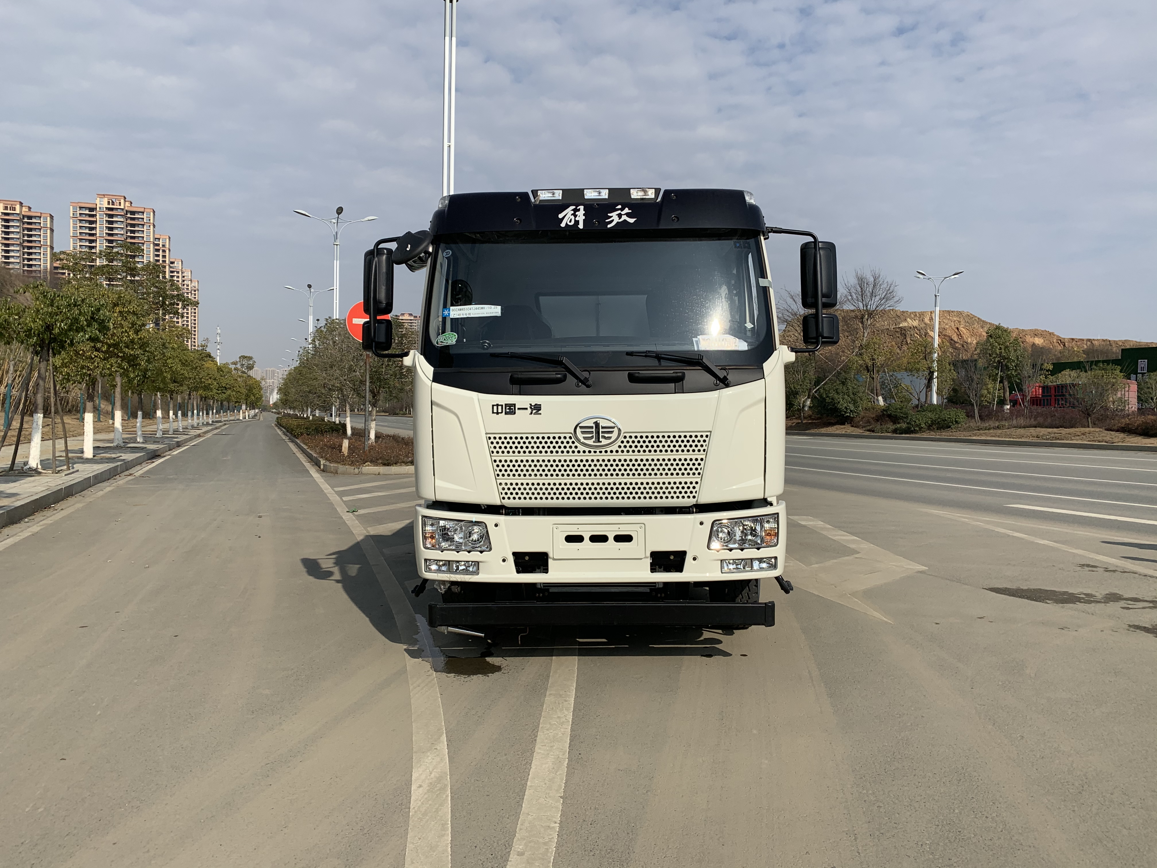 國六解放13方綠化噴灑車
