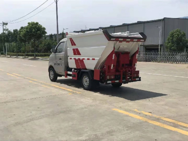 國六長安3.5方後掛桶式壓縮垃圾車