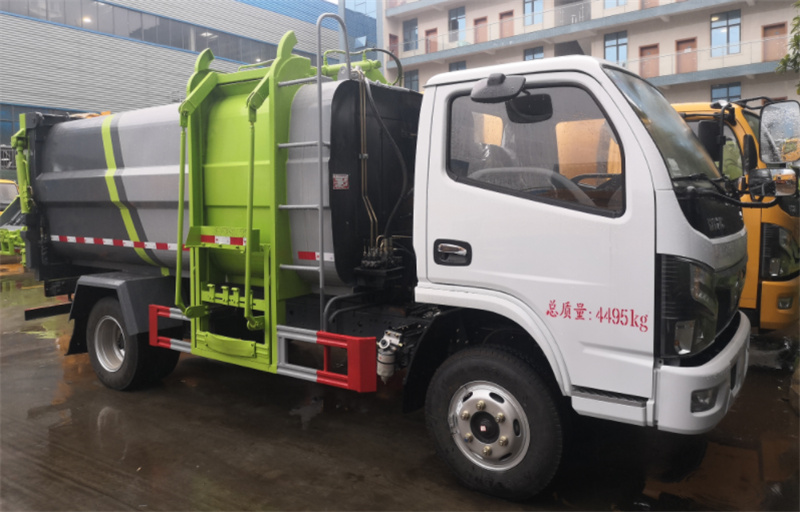 東風8方側裝壓縮垃圾車