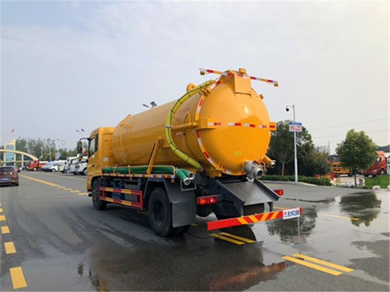 國六東風天錦11方吸汙車