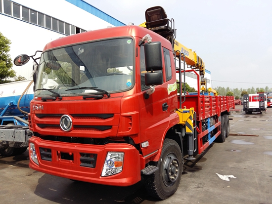 東風特商後雙橋隨車吊