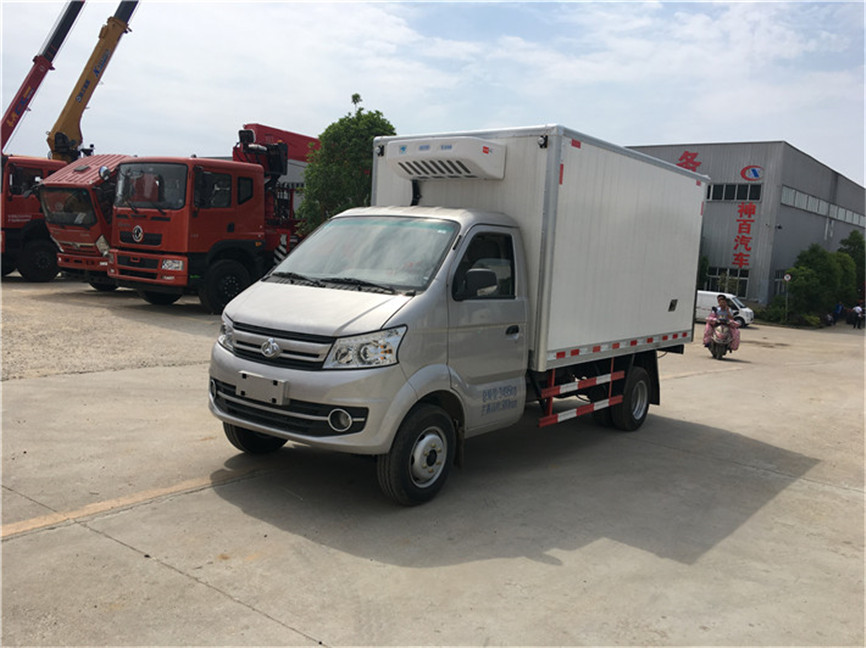 長安跨越王後雙輪 3.35米冷藏車