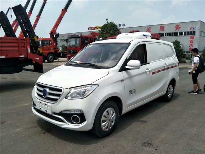 福田伽途ix5小型麵包冷藏車