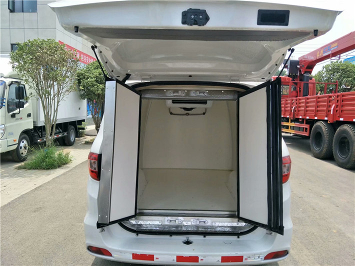 福田伽途ix5小型麵包冷藏車
