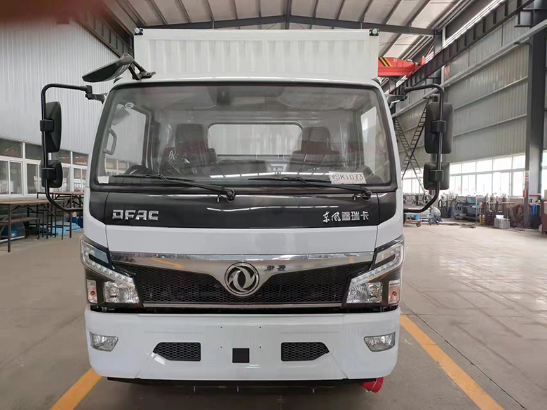 國六東風福瑞卡3600軸距危險品廂式運輸車