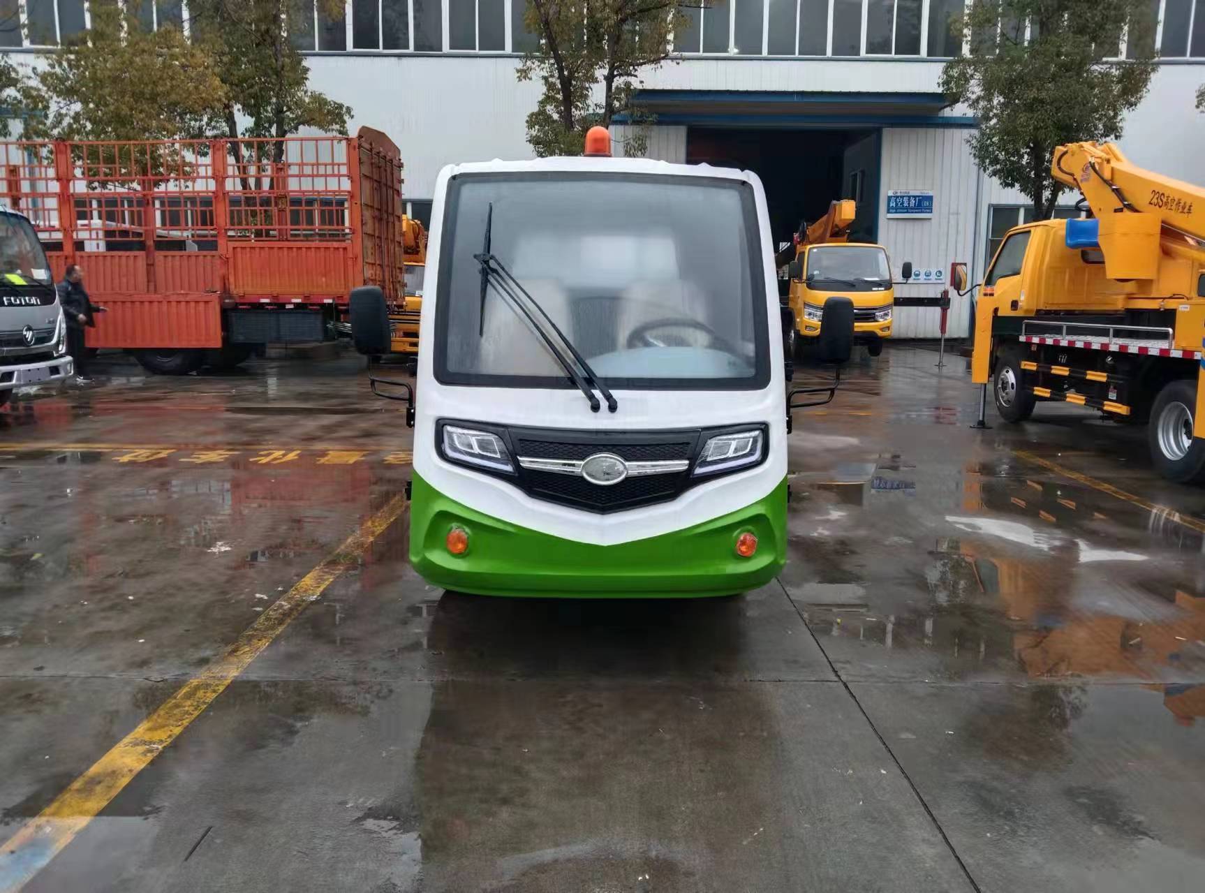 電動四輪八桶垃圾清運車