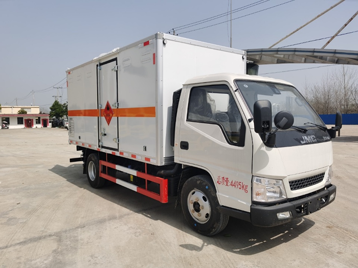 江鈴順達易燃氣體廂式運輸車