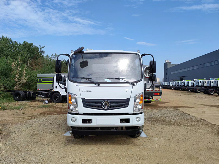 東風華神T1型9方灑水車