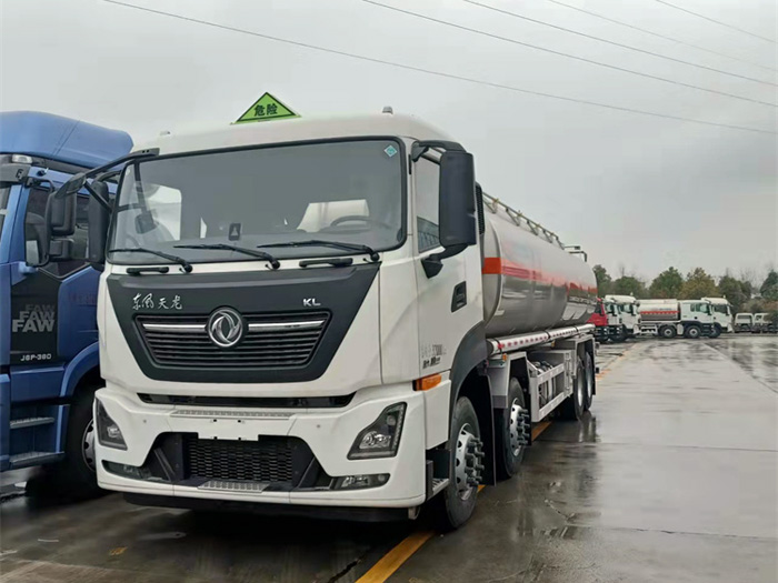 東風天龍前四後八型30.5方鋁合金油車