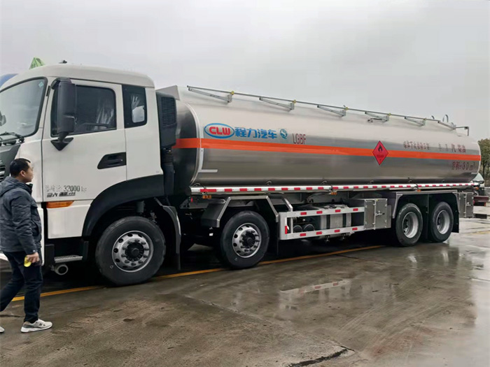 東風天龍前四後八型30.5方鋁合金油車