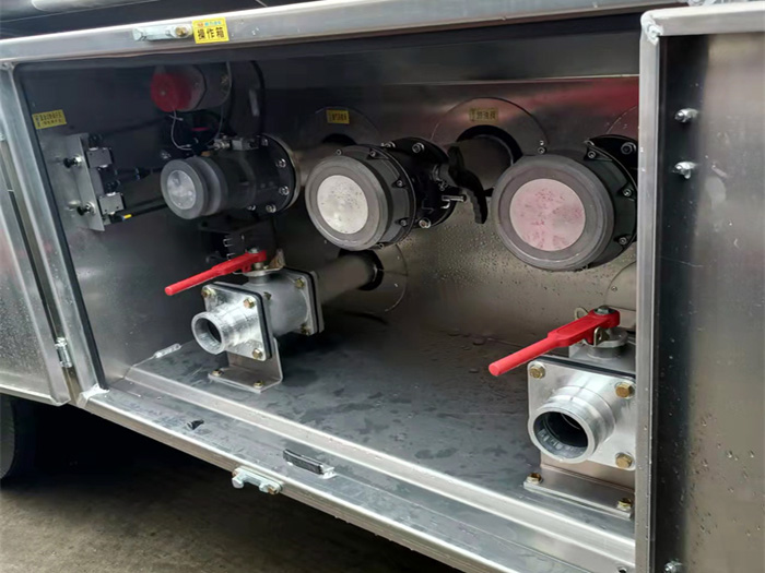 東風天龍前四後八型30.5方鋁合金油車