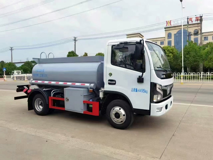 東風福瑞卡3方藍牌供液車