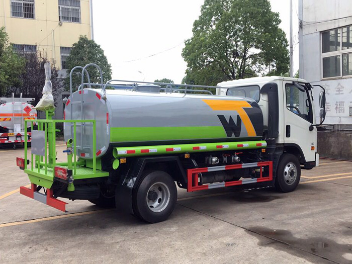 國六福田領航5方灑水車