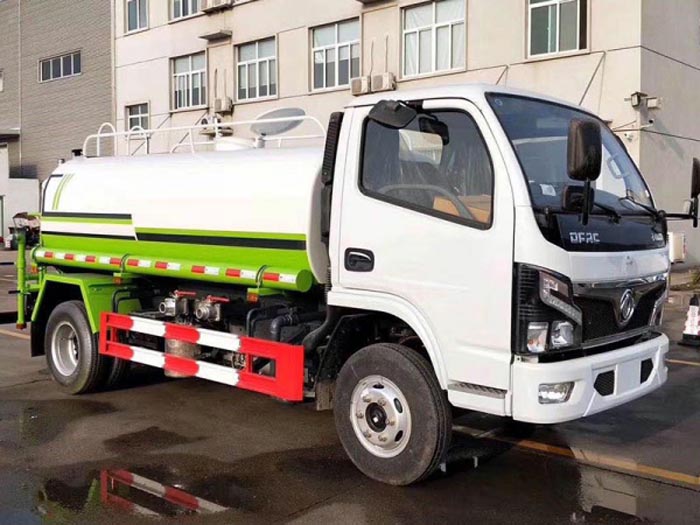 國六東風小多利卡5方灑水車