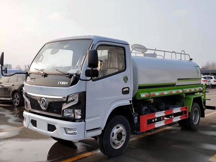 國六東風小多利卡5方灑水車