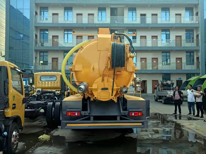 東風天錦15方清洗吸汙車