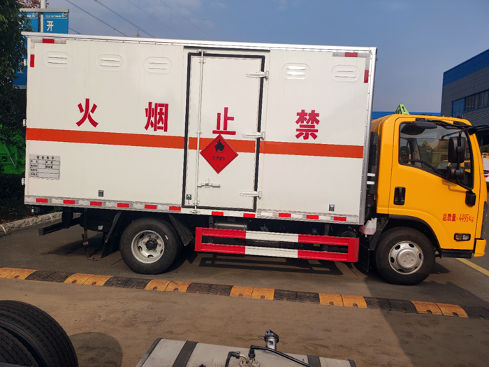 江西五十鈴易燃氣體廂式運輸車