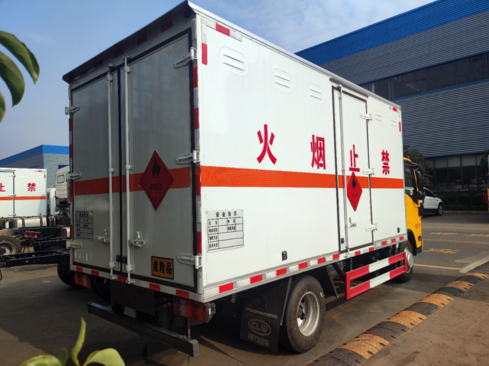 江西五十鈴易燃氣體廂式運輸車