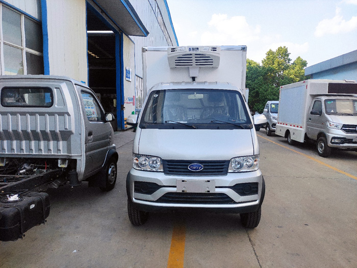 開瑞後雙輪冷藏車