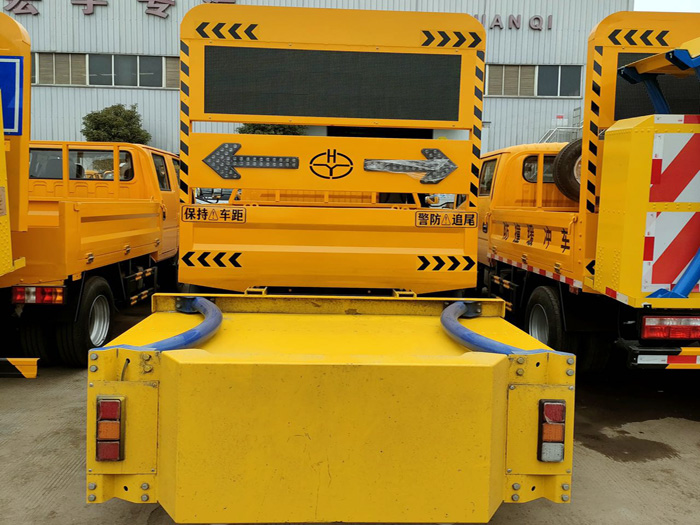 東風福瑞卡防撞緩衝車