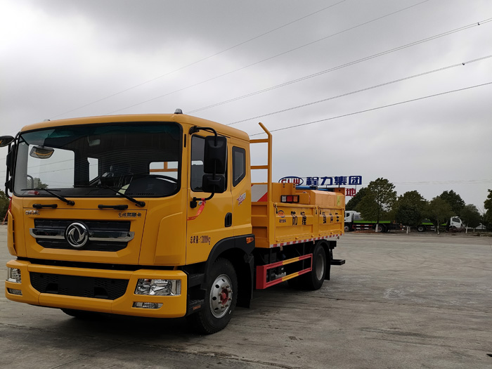 東風D9防撞緩衝車