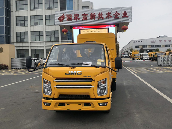江鈴順達雙排座藍牌防撞緩衝車
