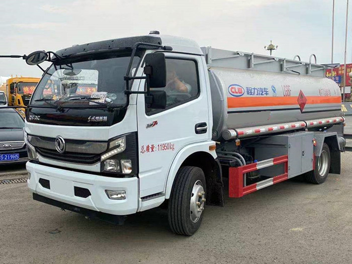 國六東風多利卡8.3方加油車