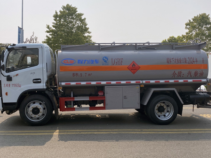 國六東風福瑞卡9.7方加油車