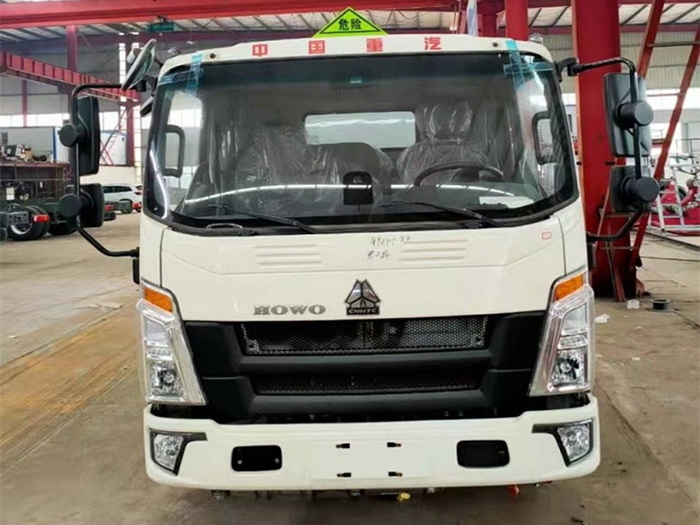 國六重汽豪沃6.2方加油車
