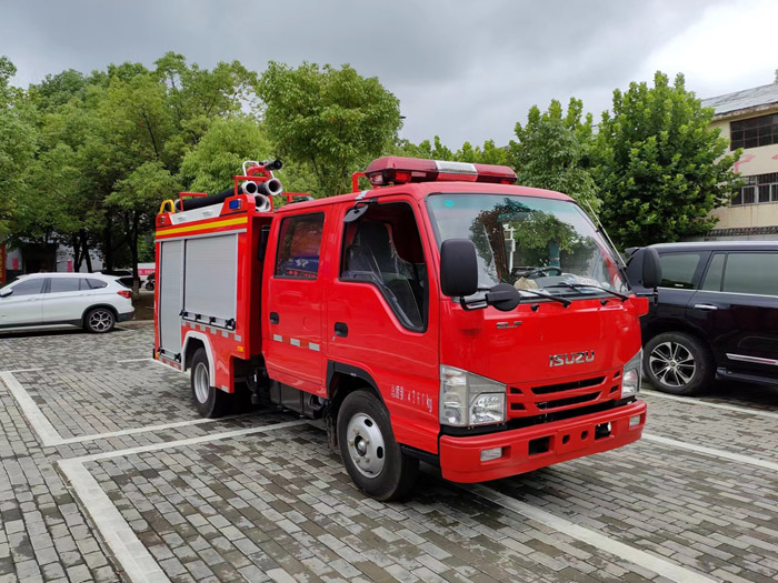 五十鈴藍牌水罐消防車