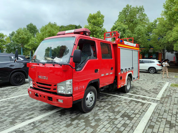 五十鈴藍牌水罐消防車