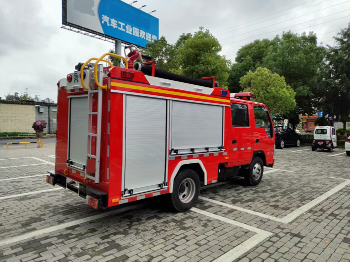 五十鈴藍牌水罐消防車