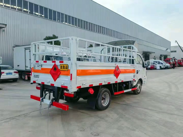 東風途逸汽油氣瓶運輸車